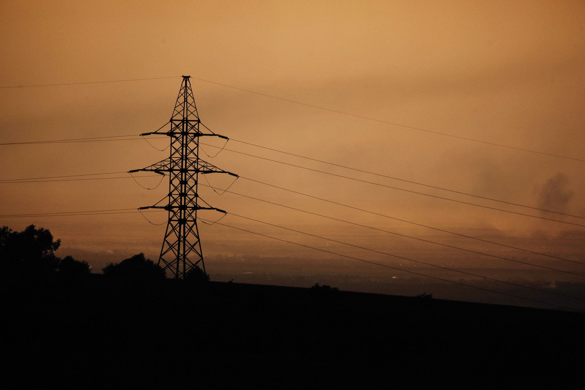 Energia elétrica acumula alta de quase 25% em 2021