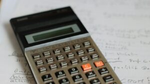 Reunião Técnica Tax debate impactos da Reforma Tributária em serviços e seguros